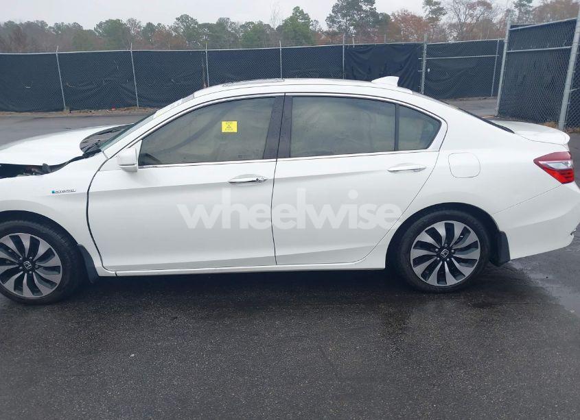 Photo 15 of 2017 Honda Accord HYBRID EX-L (VIN JHMCR6F57HC023700)