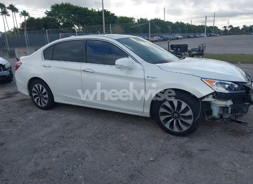 2017 Honda Accord HYBRID EX-L (VIN JHMCR6F5XHC001366) main photo