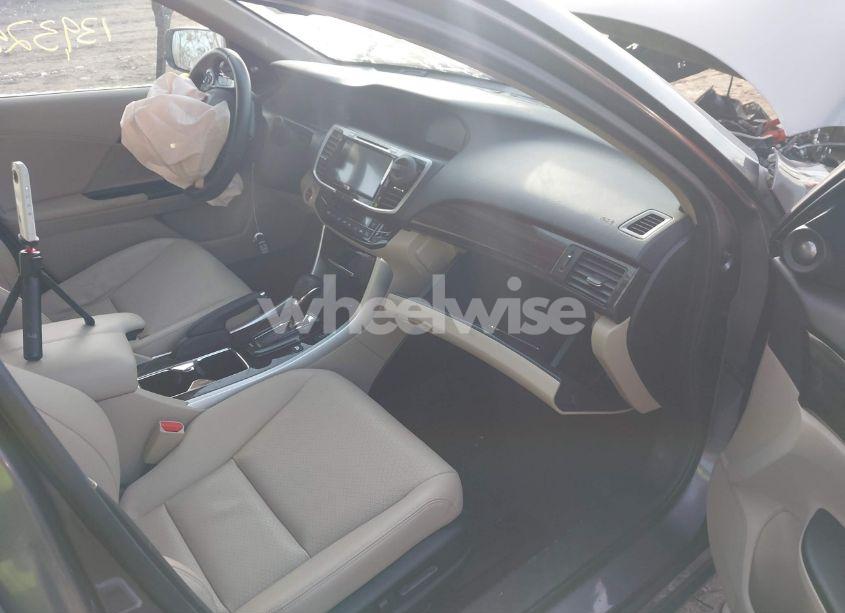 Photo 5 of 2017 Honda Accord HYBRID EX-L (VIN JHMCR6F5XHC002260)