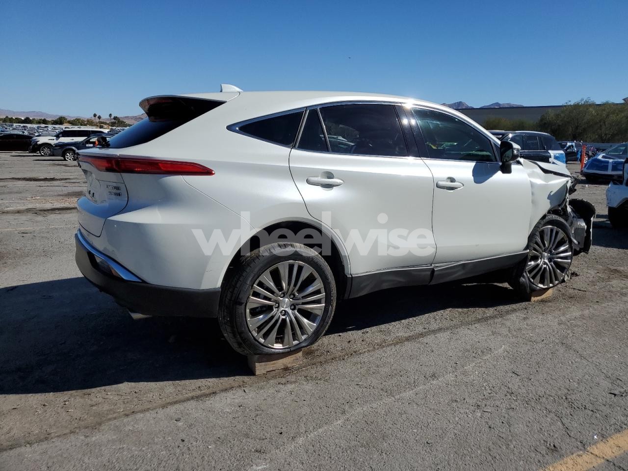 Photo 3 of 2022 TOYOTA VENZA LE (VIN JHMCR6F72HC020009)