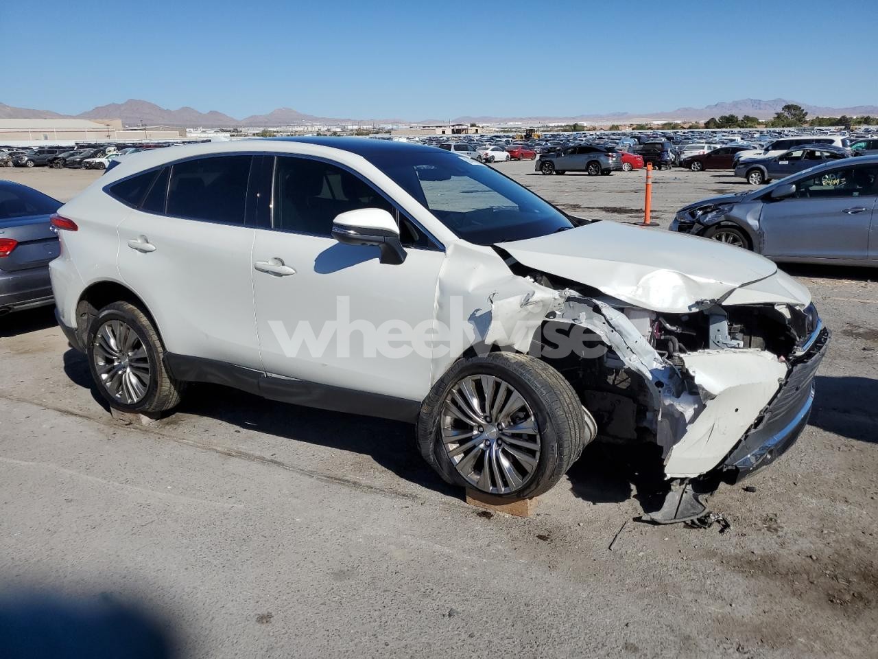 Photo 4 of 2022 TOYOTA VENZA LE (VIN JHMCR6F72HC020009)