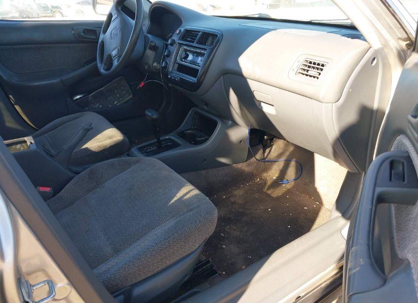 Photo 5 of 1999 Honda Civic LX (VIN JHMEJ667XXS003124)