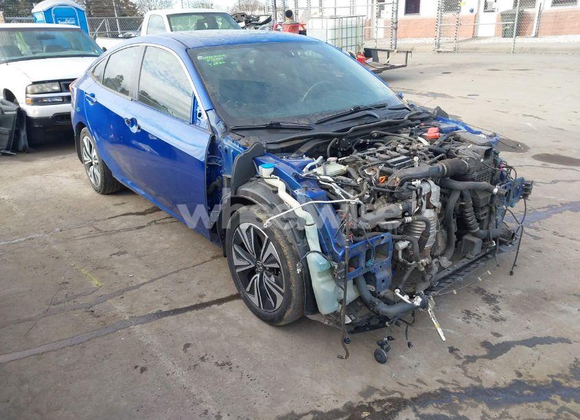 2018 Honda Civic EX-T (VIN JHMFC1F30JX000113) main photo