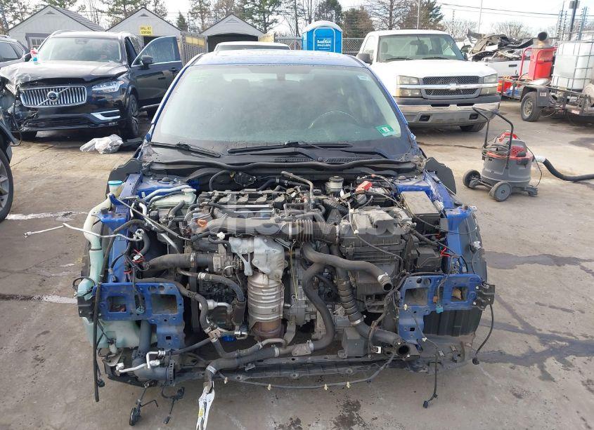 Photo 13 of 2018 Honda Civic EX-T (VIN JHMFC1F30JX000113)