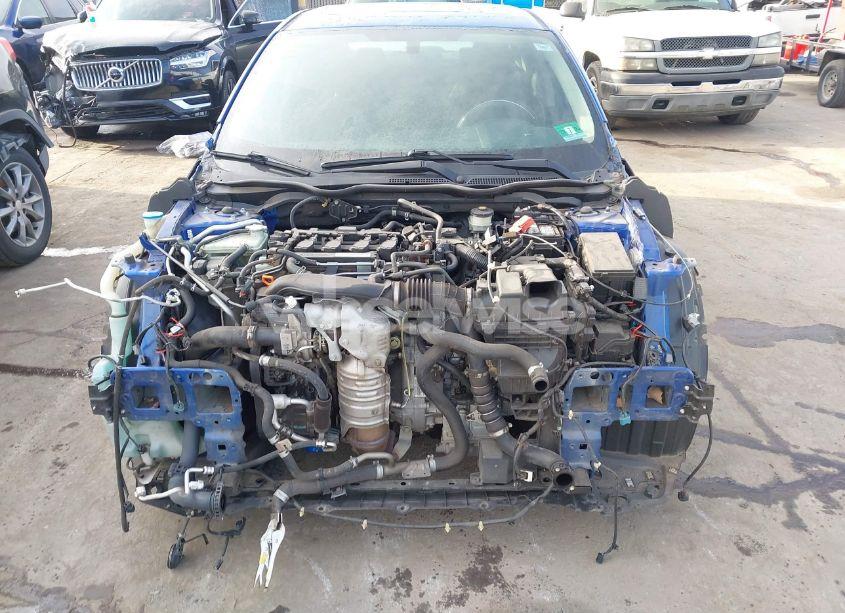 Photo 18 of 2018 Honda Civic EX-T (VIN JHMFC1F30JX000113)