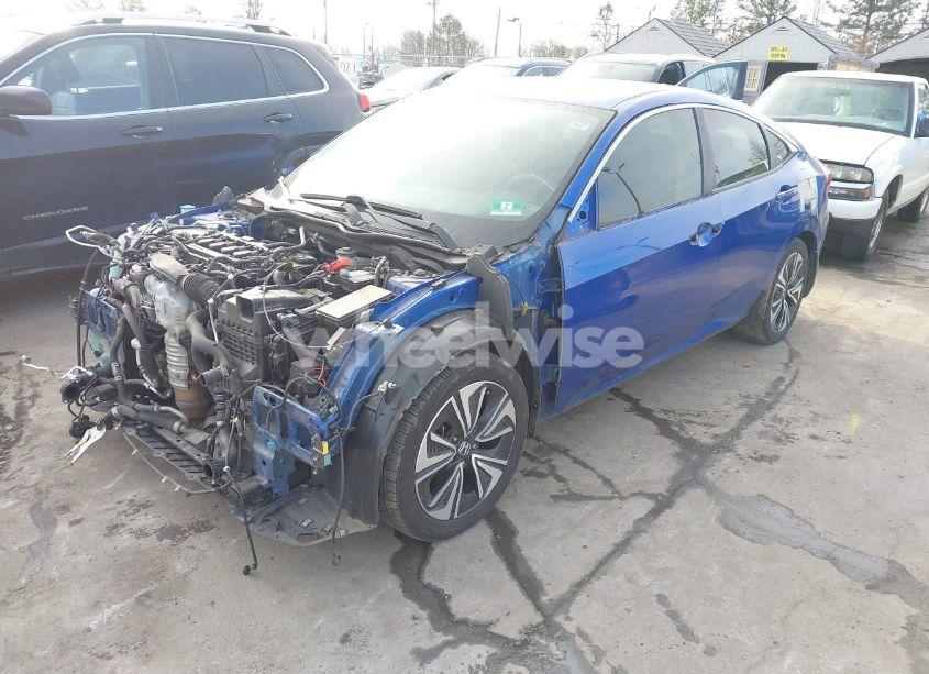 Photo 2 of 2018 Honda Civic EX-T (VIN JHMFC1F30JX000113)