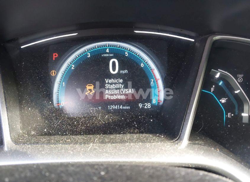 Photo 7 of 2018 Honda Civic EX-T (VIN JHMFC1F30JX000113)