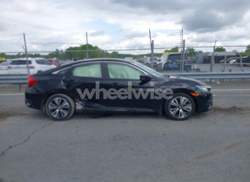 Photo 13 of 2018 Honda Civic EX-T (VIN JHMFC1F30JX005442)