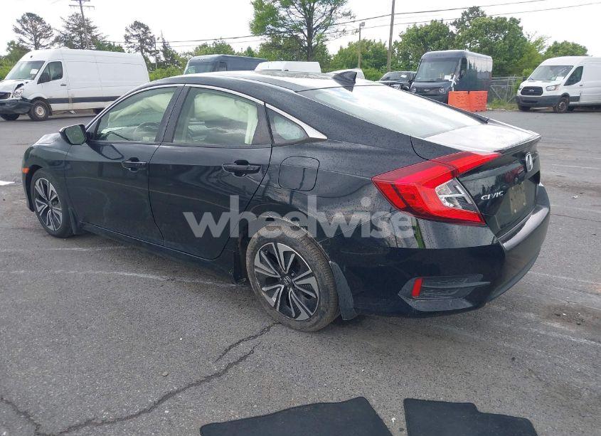 Photo 3 of 2018 Honda Civic EX-T (VIN JHMFC1F30JX005442)
