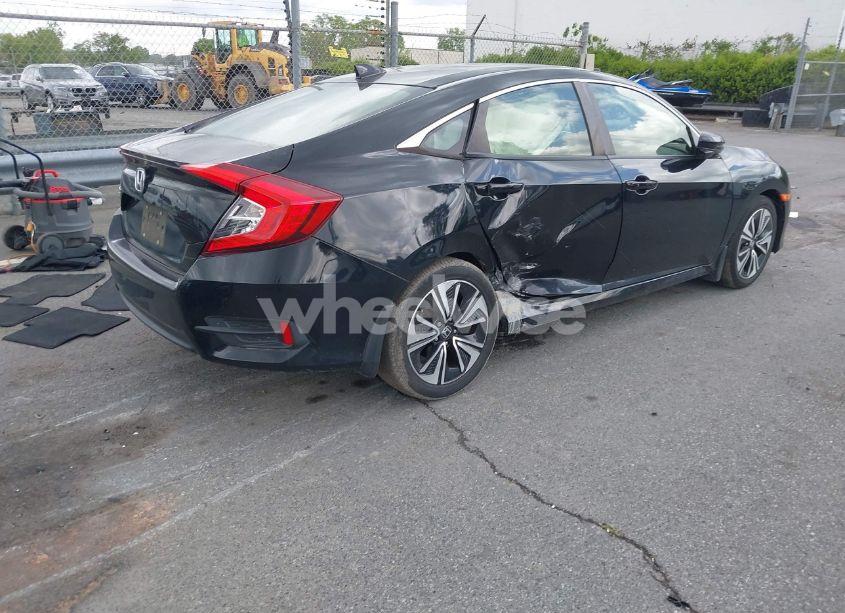 Photo 4 of 2018 Honda Civic EX-T (VIN JHMFC1F30JX005442)