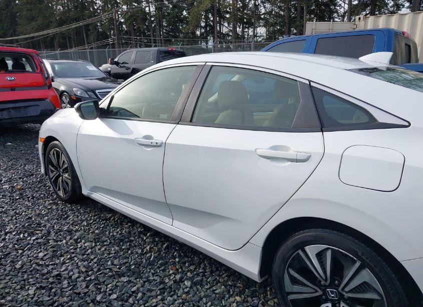 Photo 14 of 2018 Honda Civic EX-T (VIN JHMFC1F30JX015727)