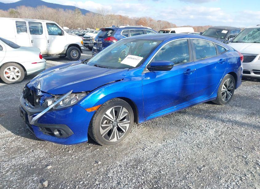Photo 2 of 2018 Honda Civic EX-T (VIN JHMFC1F30JX025531)