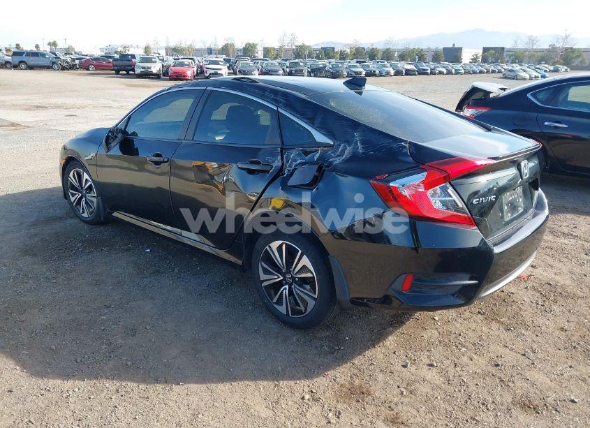 Photo 3 of 2018 Honda Civic EX-T (VIN JHMFC1F30JX037372)