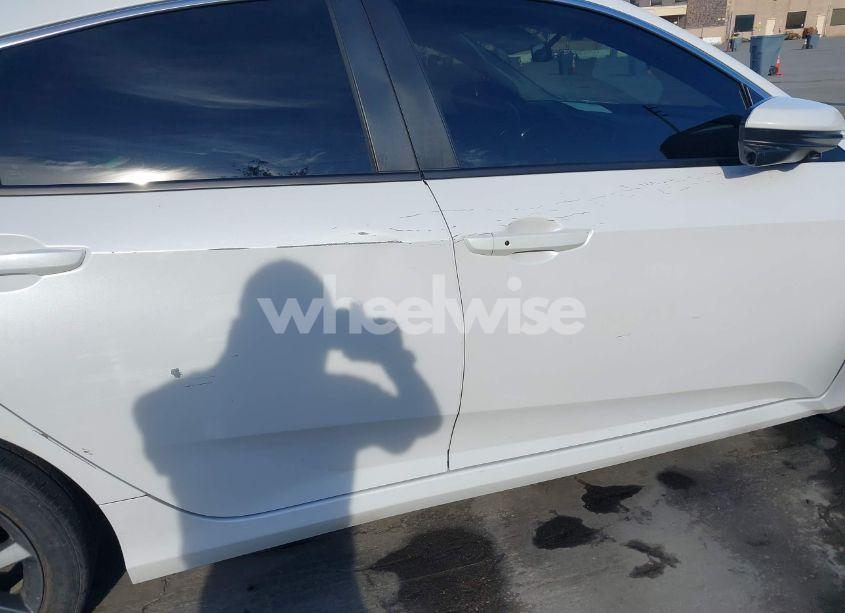 Photo 17 of 2019 Honda Civic EX (VIN JHMFC1F30KX006950)