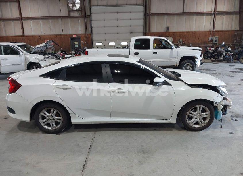 Photo 14 of 2018 Honda Civic EX-T (VIN JHMFC1F31JX009273)