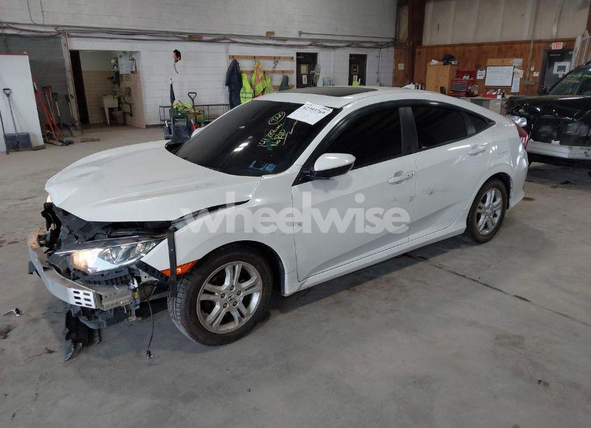 Photo 2 of 2018 Honda Civic EX-T (VIN JHMFC1F31JX009273)