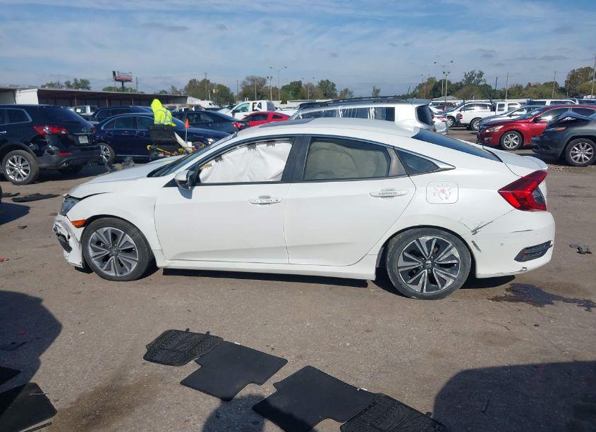 Photo 14 of 2018 Honda Civic EX-T (VIN JHMFC1F31JX027465)
