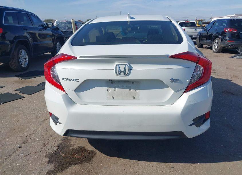 Photo 16 of 2018 Honda Civic EX-T (VIN JHMFC1F31JX027465)