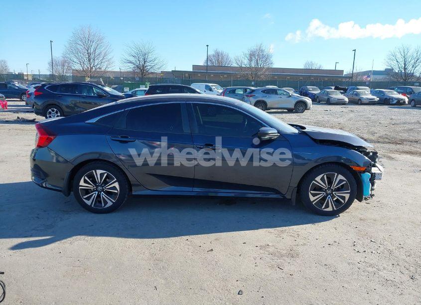 Photo 13 of 2018 Honda Civic EX-T (VIN JHMFC1F31JX032407)