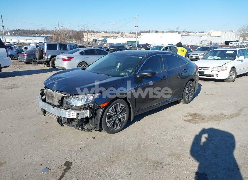 Photo 2 of 2018 Honda Civic EX-T (VIN JHMFC1F31JX032407)