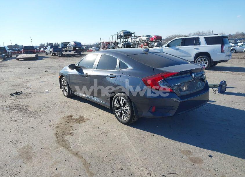 Photo 3 of 2018 Honda Civic EX-T (VIN JHMFC1F31JX032407)