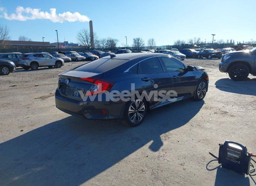 Photo 4 of 2018 Honda Civic EX-T (VIN JHMFC1F31JX032407)