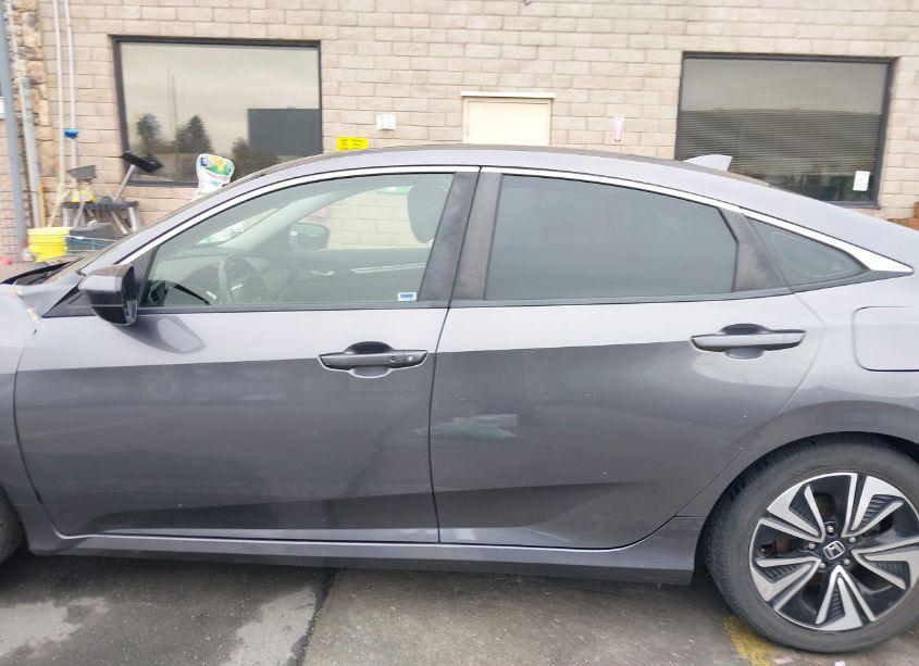 Photo 14 of 2018 Honda Civic EX-T (VIN JHMFC1F32JX005989)