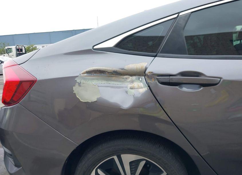 Photo 18 of 2018 Honda Civic EX-T (VIN JHMFC1F32JX005989)