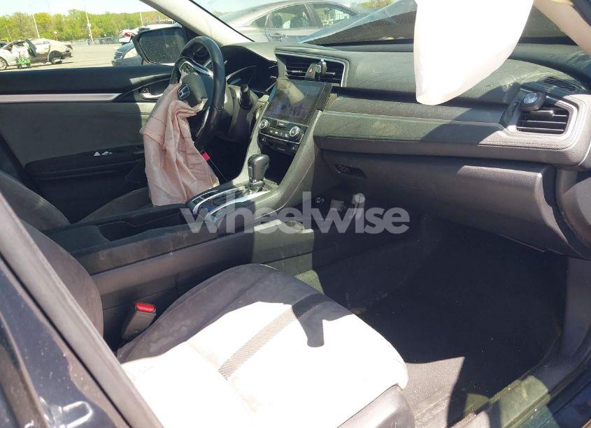 Photo 5 of 2018 Honda Civic EX-T (VIN JHMFC1F32JX024932)