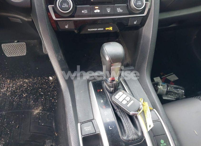 Photo 11 of 2018 Honda Civic EX-T (VIN JHMFC1F32JX037311)