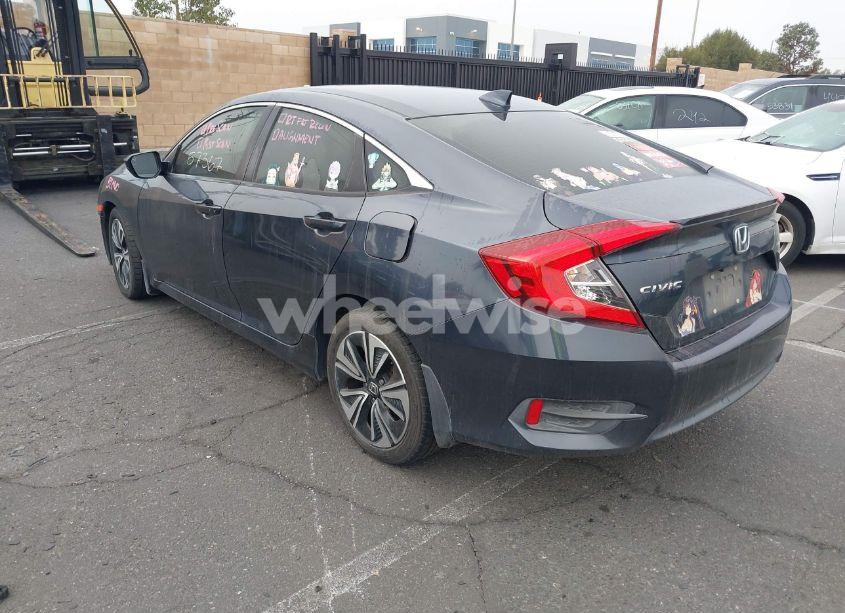 Photo 3 of 2018 Honda Civic EX-T (VIN JHMFC1F32JX037311)