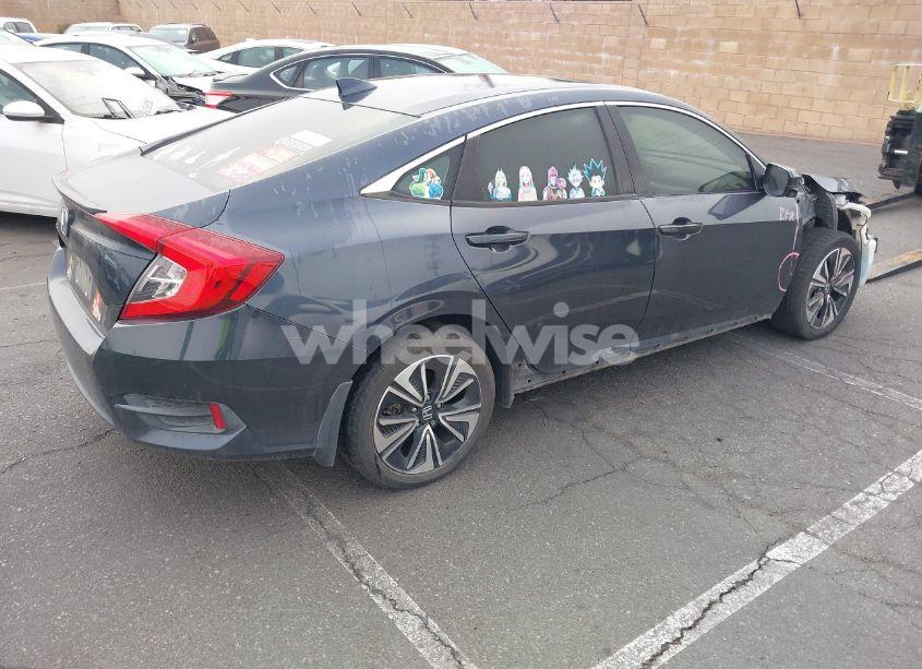 Photo 4 of 2018 Honda Civic EX-T (VIN JHMFC1F32JX037311)