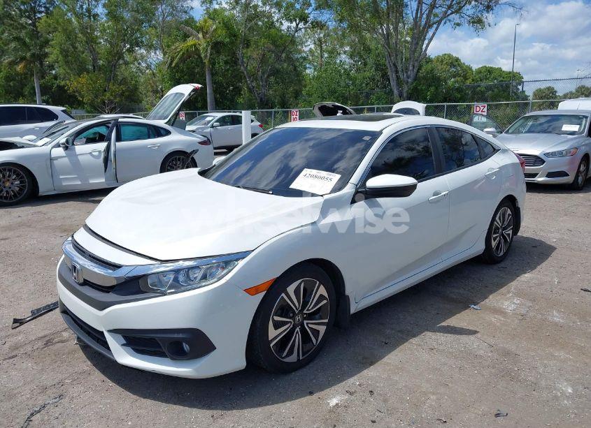 Photo 12 of 2018 Honda Civic EX-T (VIN JHMFC1F33JX034711)