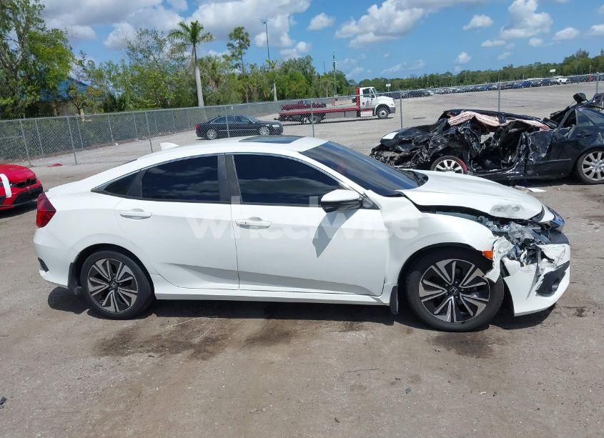 Photo 14 of 2018 Honda Civic EX-T (VIN JHMFC1F33JX034711)