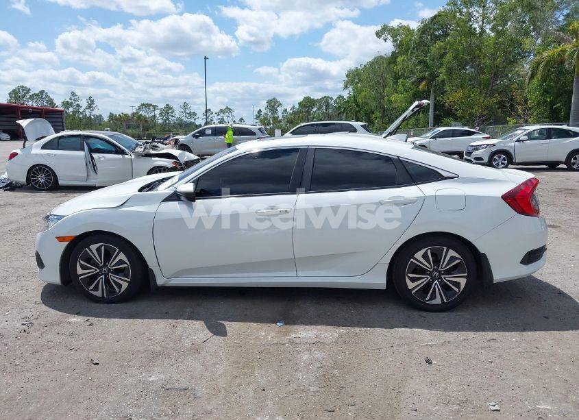 Photo 15 of 2018 Honda Civic EX-T (VIN JHMFC1F33JX034711)