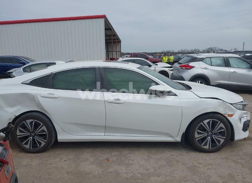 Photo 13 of 2018 Honda Civic EX-T (VIN JHMFC1F33JX037978)