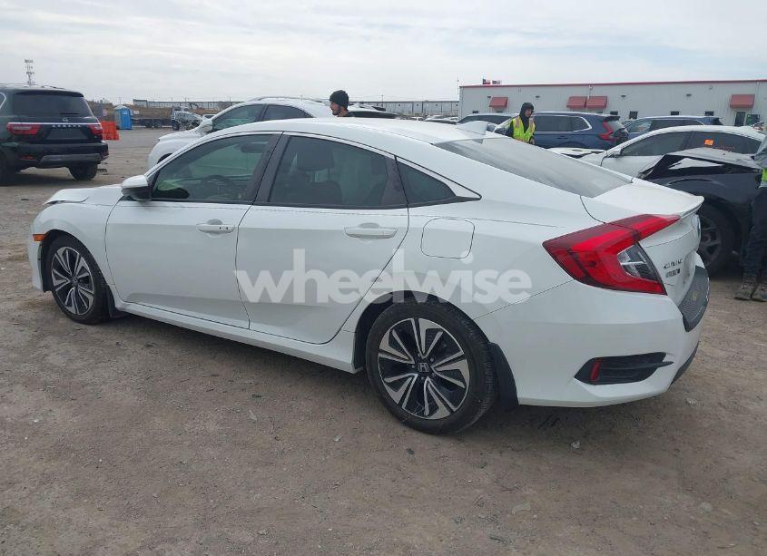 Photo 3 of 2018 Honda Civic EX-T (VIN JHMFC1F33JX037978)
