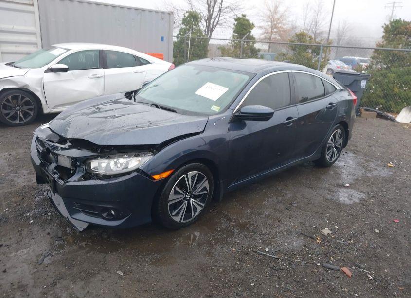 Photo 2 of 2018 Honda Civic EX-T (VIN JHMFC1F33JX039665)
