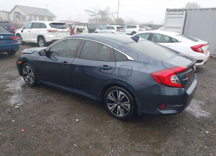 Photo 3 of 2018 Honda Civic EX-T (VIN JHMFC1F33JX039665)