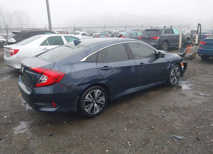 Photo 4 of 2018 Honda Civic EX-T (VIN JHMFC1F33JX039665)