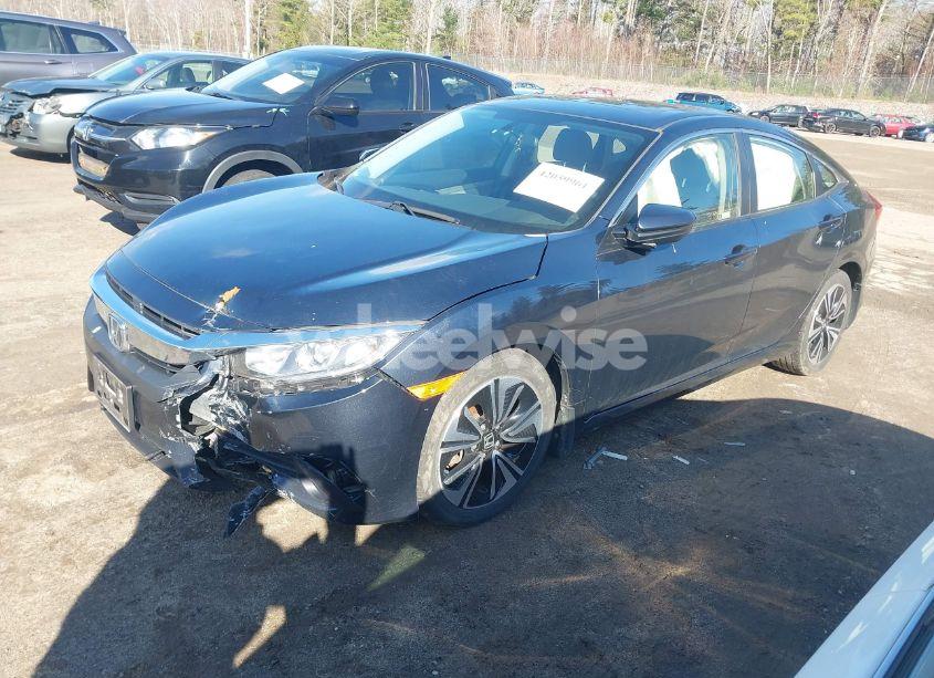 Photo 2 of 2018 Honda Civic EX-T (VIN JHMFC1F34JX015827)