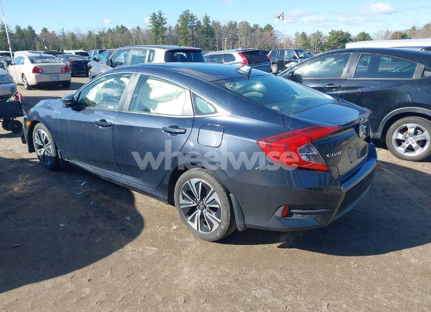 Photo 3 of 2018 Honda Civic EX-T (VIN JHMFC1F34JX015827)