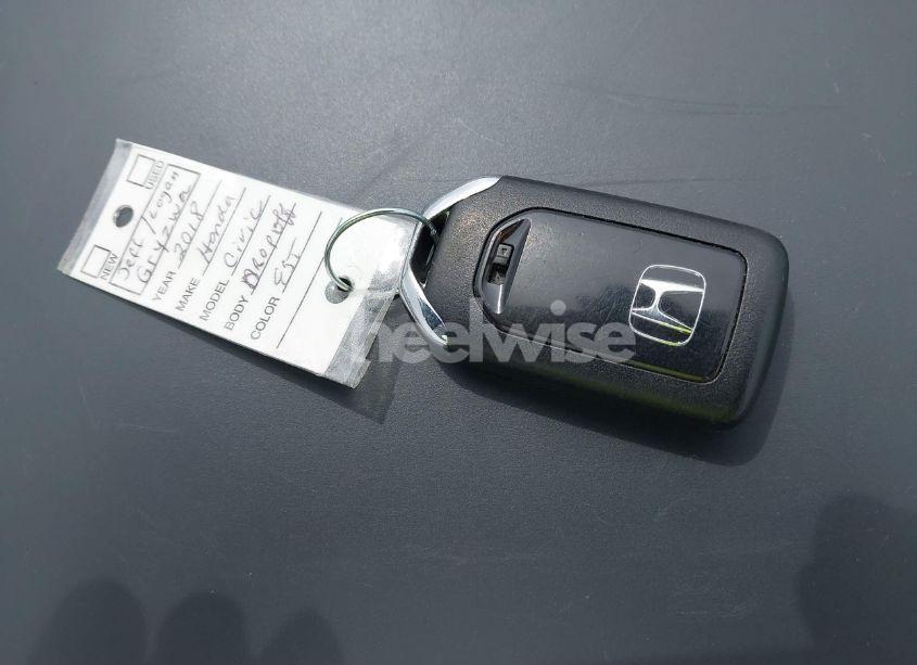 Photo 11 of 2018 Honda Civic EX-T (VIN JHMFC1F34JX027556)