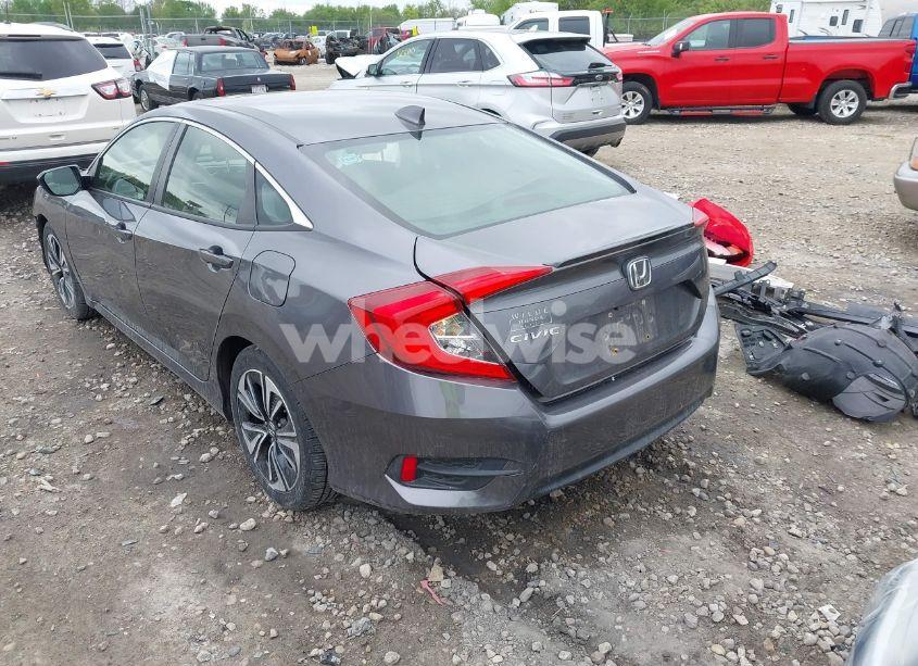 Photo 3 of 2018 Honda Civic EX-T (VIN JHMFC1F34JX027556)