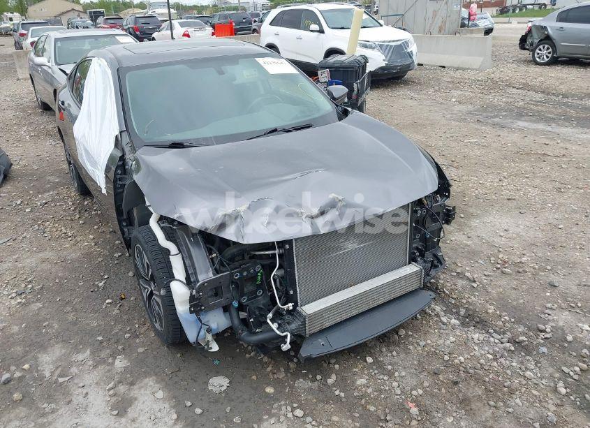 Photo 6 of 2018 Honda Civic EX-T (VIN JHMFC1F34JX027556)