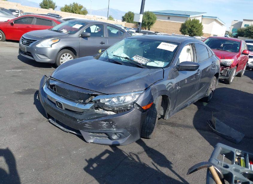 Photo 13 of 2018 Honda Civic EX-T (VIN JHMFC1F34JX039111)