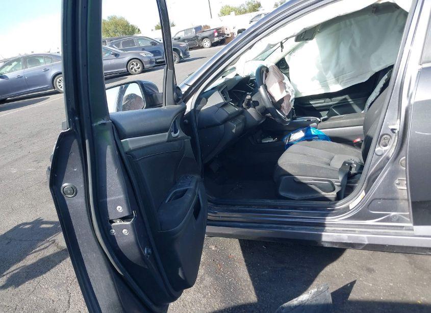 Photo 5 of 2018 Honda Civic EX-T (VIN JHMFC1F34JX039111)