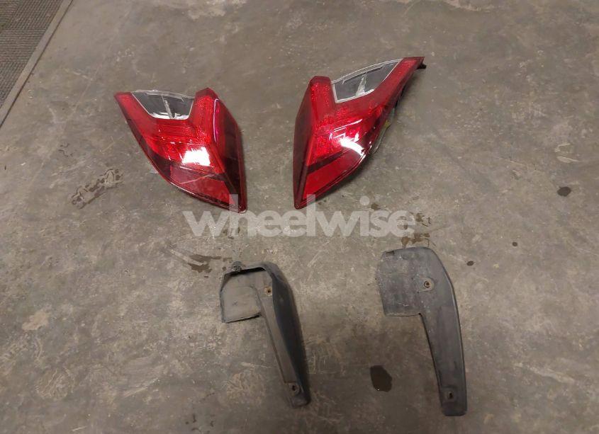 Photo 12 of 2019 Honda Civic EX (VIN JHMFC1F34KX005106)