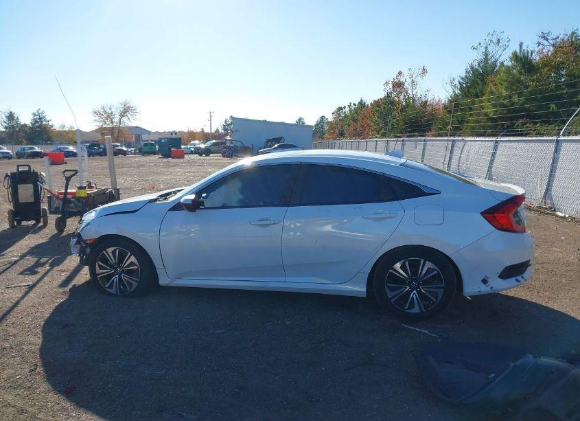 Photo 14 of 2018 Honda Civic EX-T (VIN JHMFC1F35JX003542)