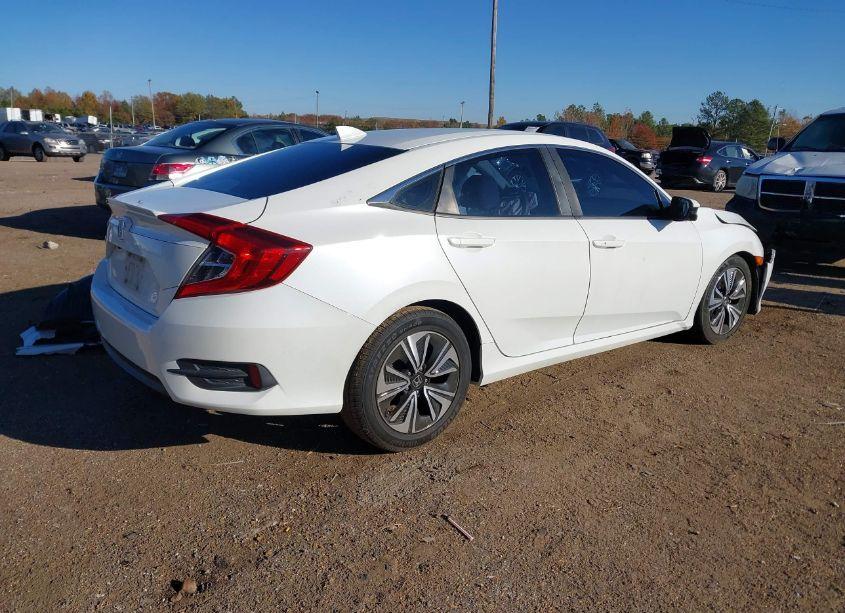 Photo 4 of 2018 Honda Civic EX-T (VIN JHMFC1F35JX003542)
